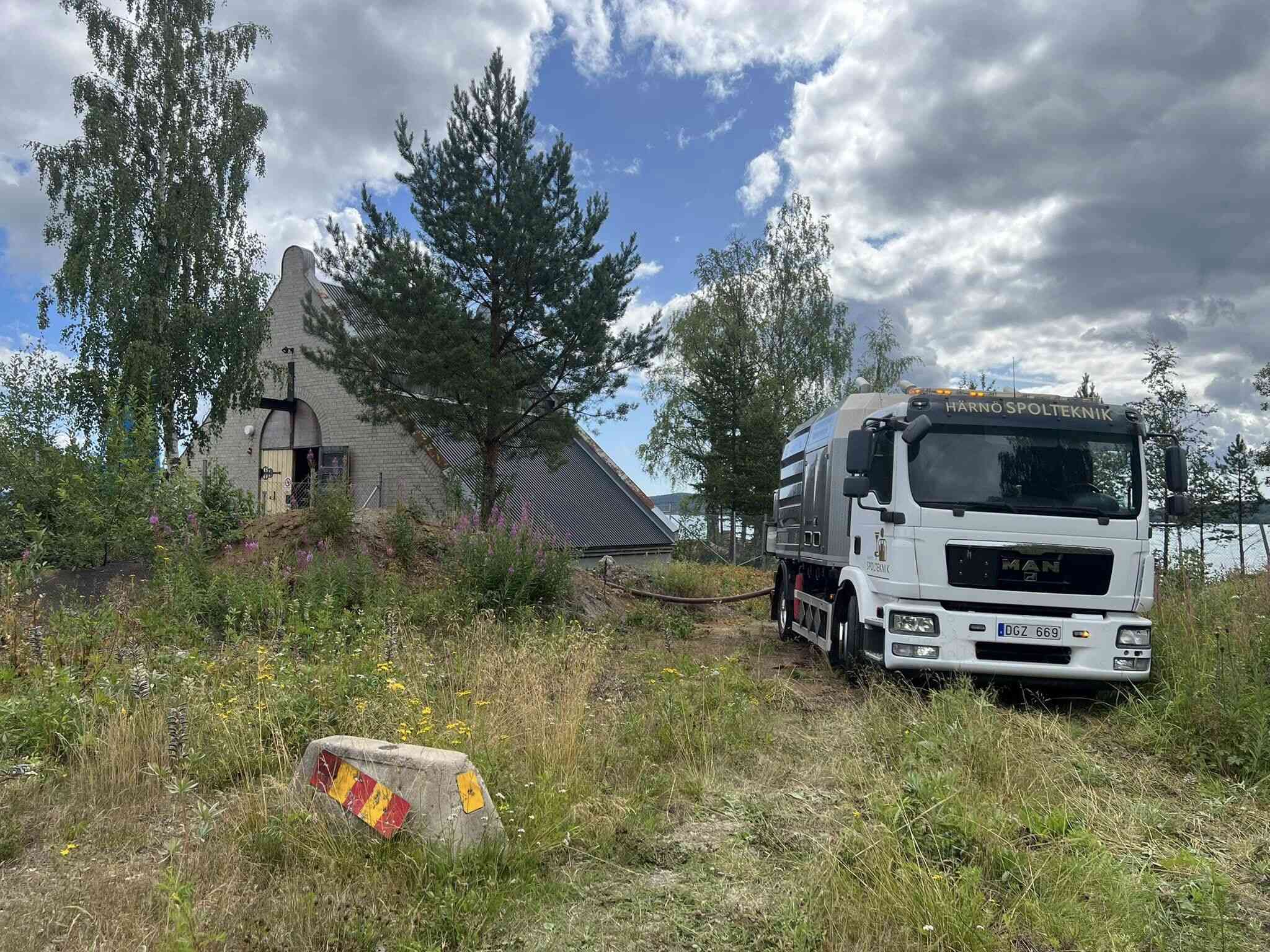 Din lokala Rotskärning i Bergsåker för avlopp